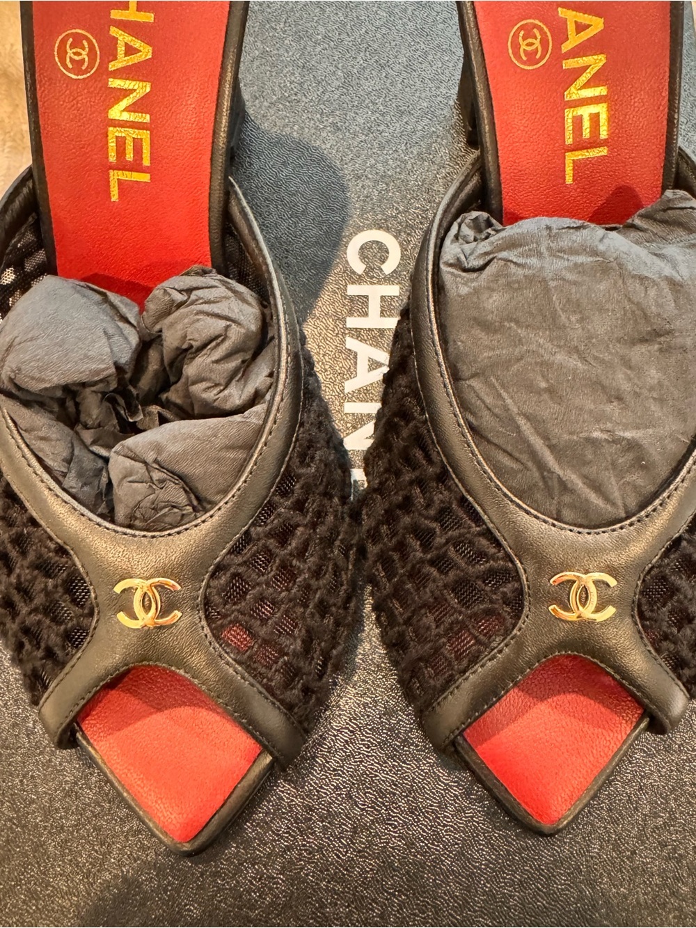 CHANEL Coco beach 37.5 Black Mesh Open-Toe Mule with Gold CC Accent NWT - Picture 8 of 9